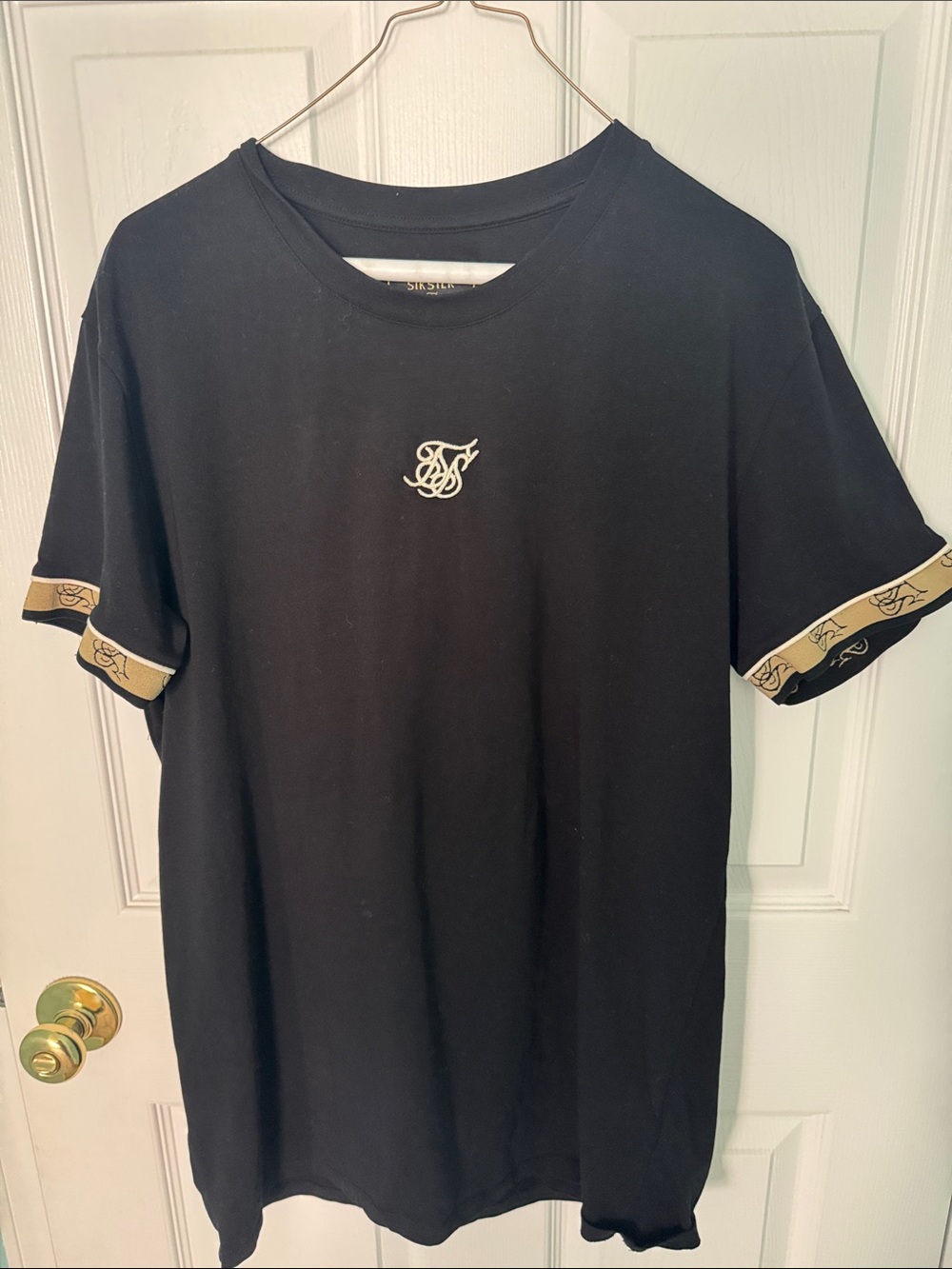 Siksilk Black Short-Sleeve T-Shirt with Contrast Cuff Detail size L